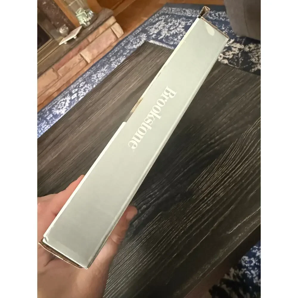 NIB Brookstone 8